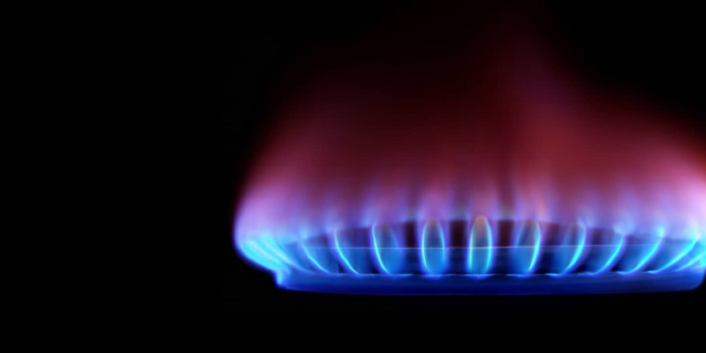Propane vs. Natural Gas: Which Burns Hotter for Your Fire Table?