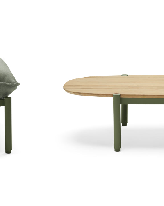 Ottoman vs. Coffee Table: Which One Will Suit Your Outdoor Living Space?