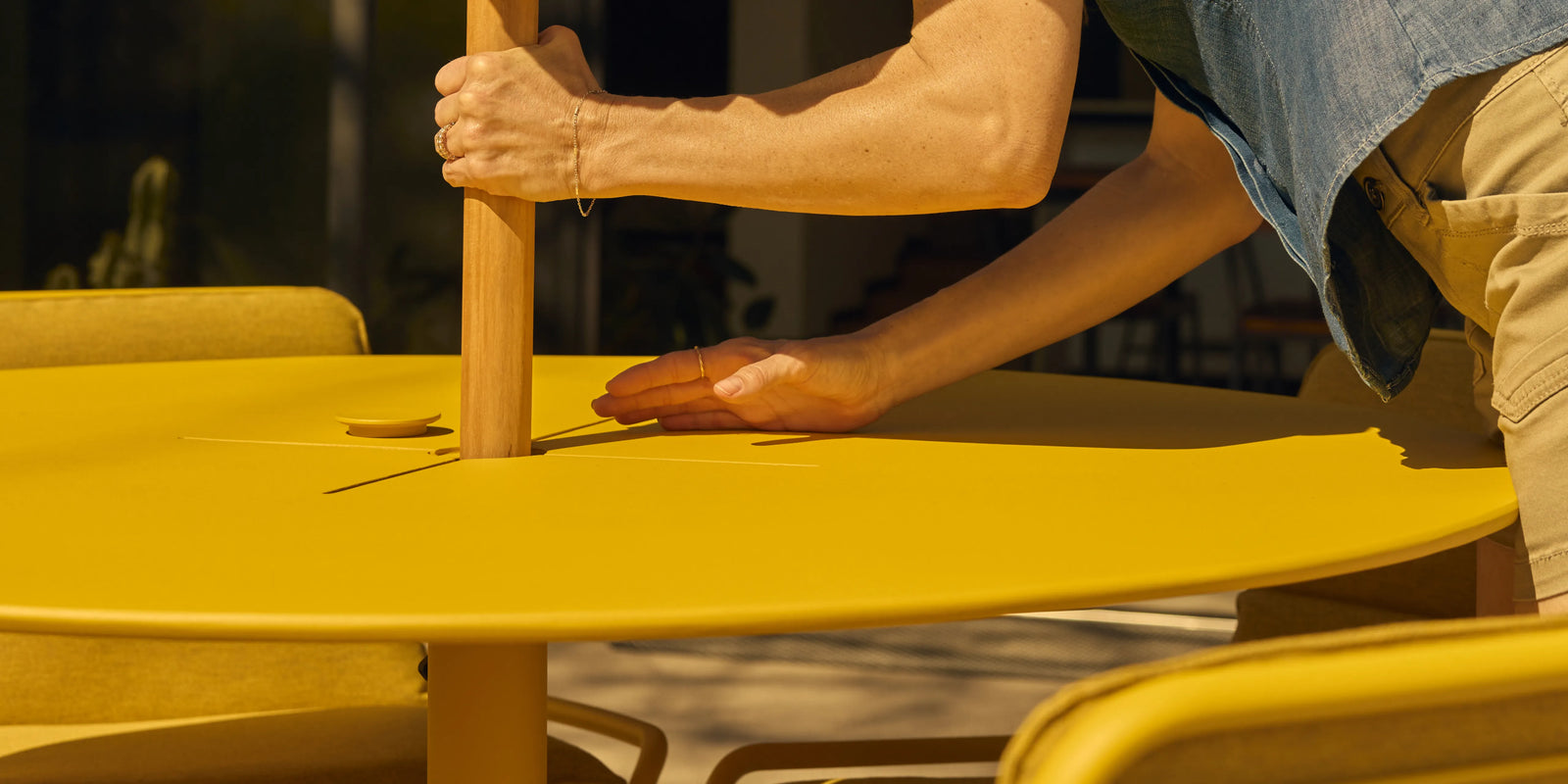 XY Round Dining Table | Neighbor XY Round Dining Table | Neighbor