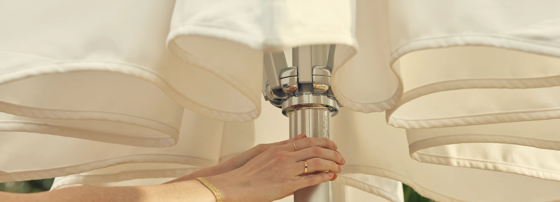 Cast Round Umbrella - 8' / Sunbrella Heritage Leaf, alternate view